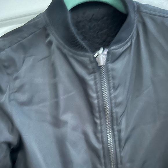 RD Style Women’s Reversible Faux Shearling Bomber Jacket - Picture 3 of 9